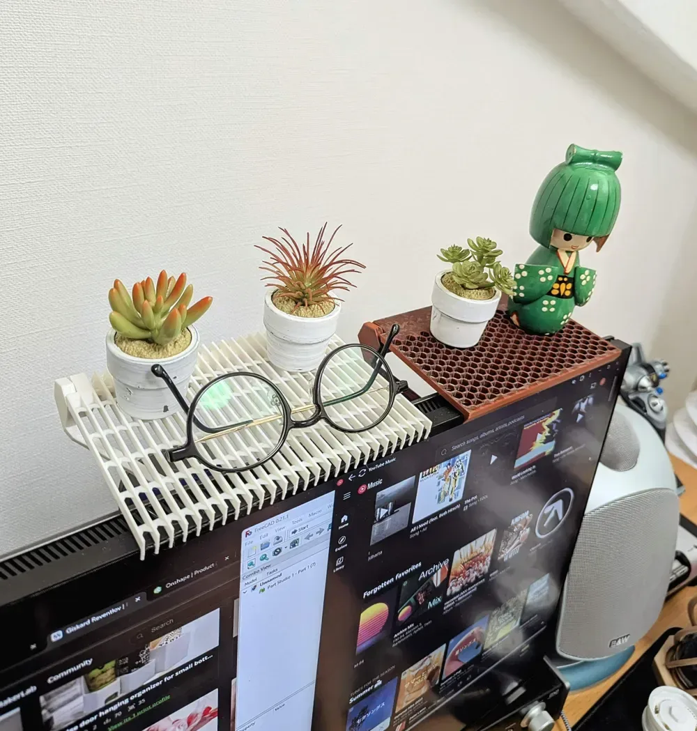 Aero Shelf EK1 – Adjustable Monitor Shelf