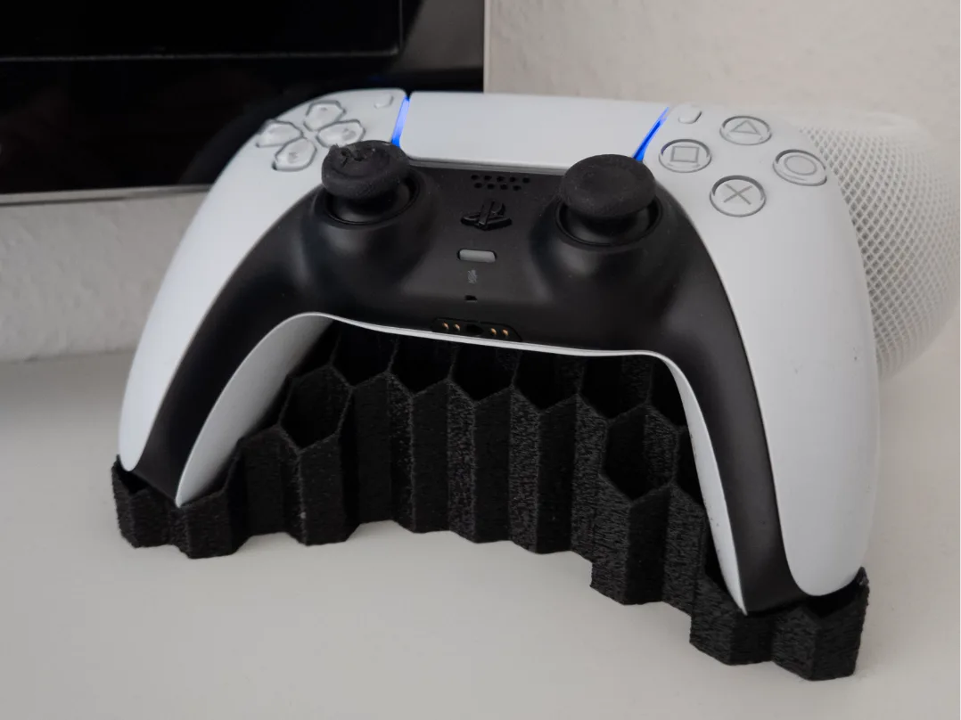 قاعدة ذراع تحكم PS5 بتصميم خلية النحل