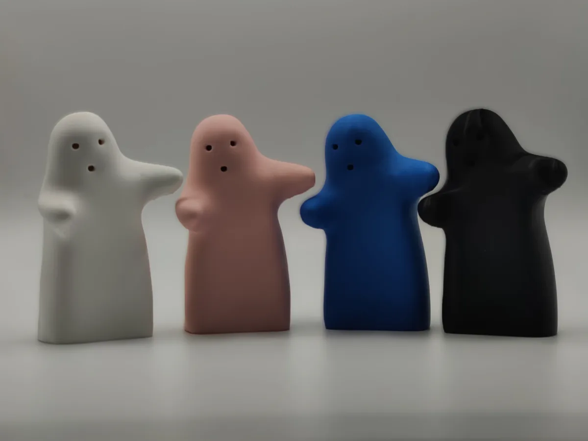 The Hugging Ghosts Shaker Set (2 pieces)